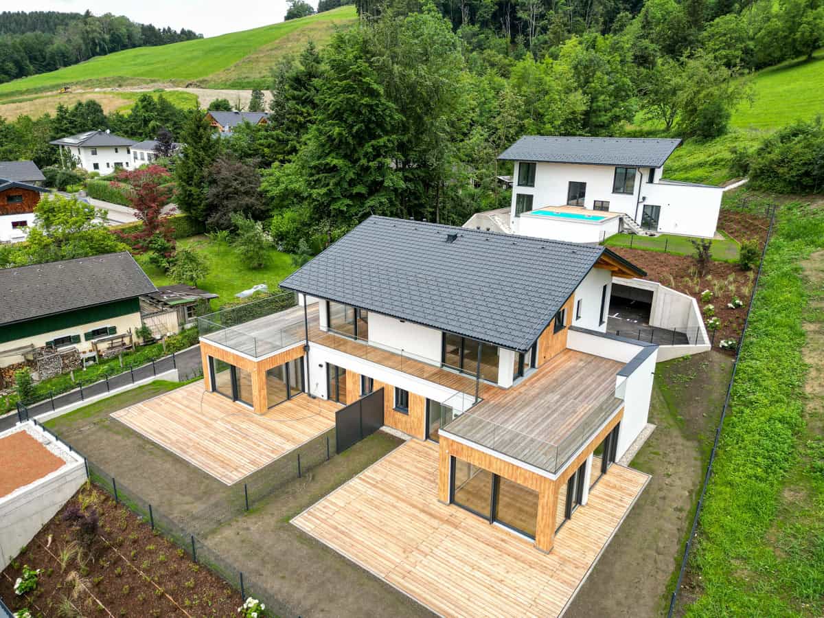 10 90 m² Terrasse mit Seeblick